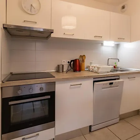 T3 Lejeune, Hypercentre, Calme, Fibre, Balcon, 5 Min A Pied Metro Compans-caffarelli