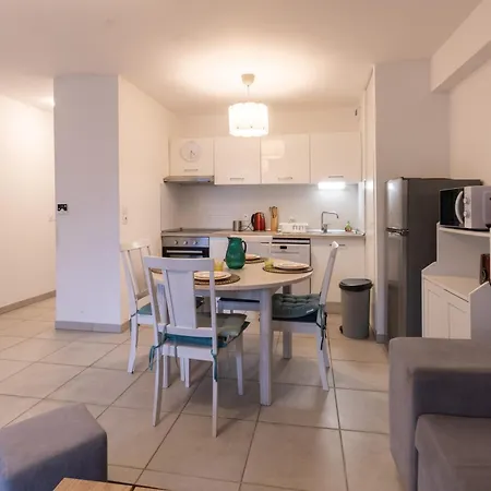 T3 Lejeune, Hypercentre, Calme, Fibre, Balcon, 5 Min A Pied Metro Compans-caffarelli Apartment *